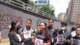 (+COMUNICADO) PoliChacao detiene a cuatro jóvenes por realizar graffitis en la Libertador