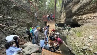 (+VIDEO) Se desploma puente colgante en México: Cae alcalde de Cuernavaca y su esposa (+VIDEO) Se desploma puente colgante en México: Cae alcalde de Cuernavaca y su esposa