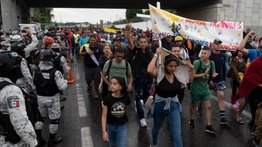 Una caravana de 15.000 migrantes parte del sur de México hacia EEUU (+Video)