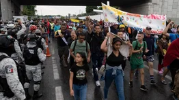 Una caravana de 15.000 migrantes parte del sur de México hacia EEUU (+Video)
