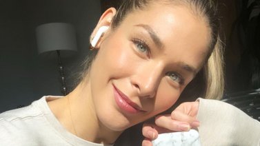Dayana Mendoza se gradúa con honores en EEUU