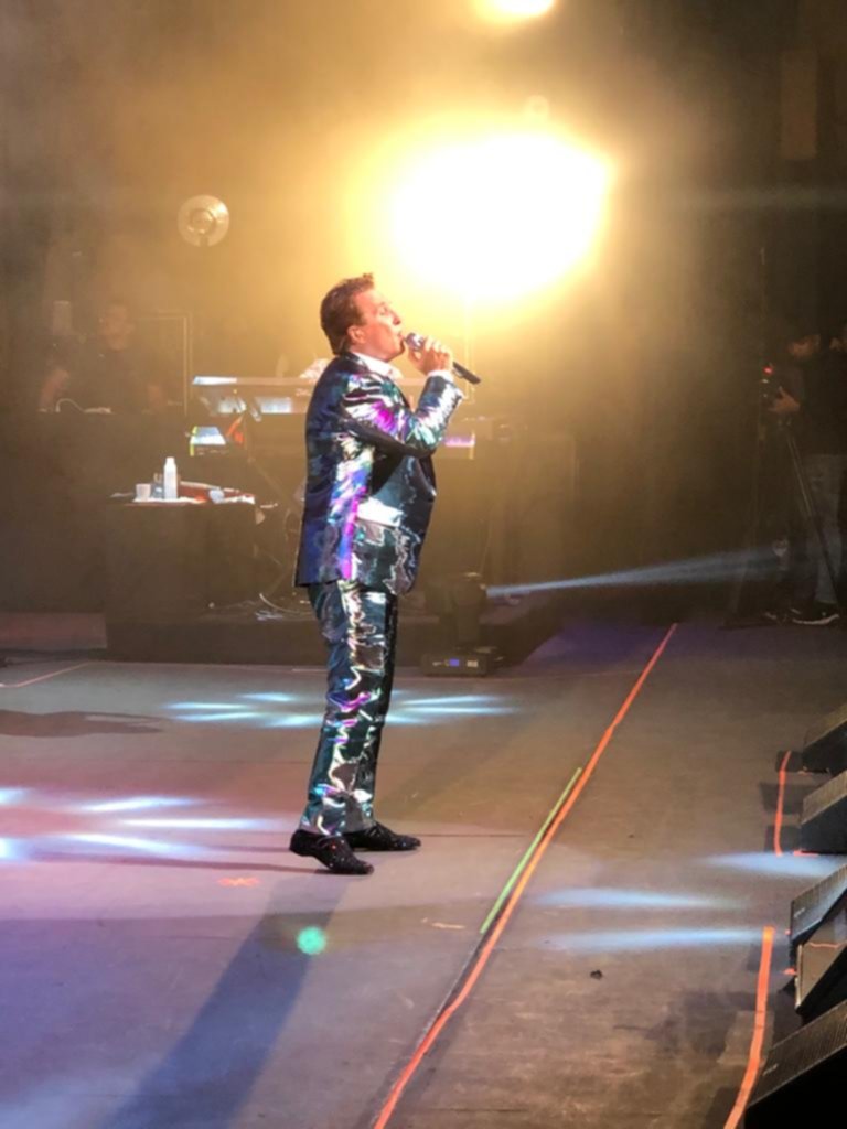Emmanuel conquistó a más de una "bella señora" en el TTC Emmanuel conquistó a más de una "bella señora" en el TTC