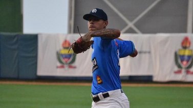 Jorgan Cavanerio se luce ante Guerreros y blanquea en Macuto