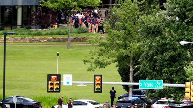 Tres muertos tras tiroteo en centro médico de EEUU