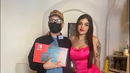 Modelo de OnlyFans paga quimioterapia a un joven con cáncer en México