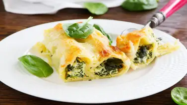 Canelones rellenos con queso y espinacas Canelones rellenos con queso y espinacas