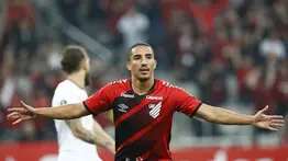 Paranaense de Scolari golea al Caracas y clasifica como segundo del «Grupo B» en Libertadores