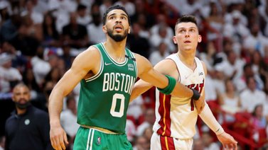 Los Celtics vencen a Miami y acarician las Finales