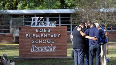 Identifican a las primeras víctimas del tiroteo en Texas