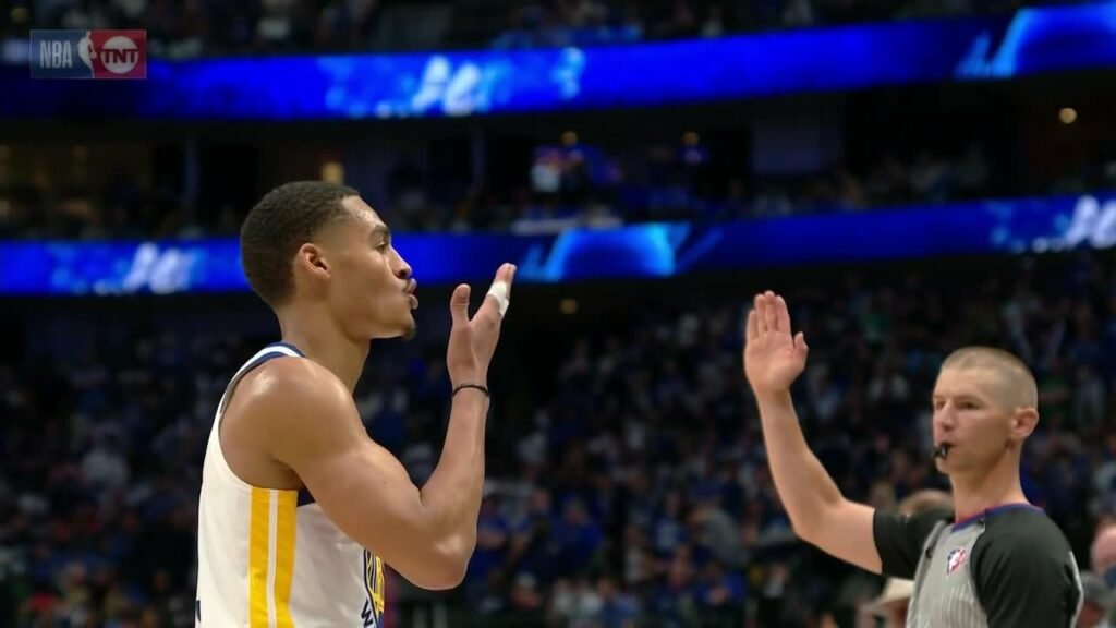 Los Warriors vencen a Dallas y se ponen a un triunfo de las Finales Los Warriors vencen a Dallas y se ponen a un triunfo de las Finales