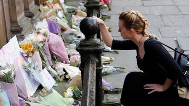 Mánchester conmemora el quinto aniversario del atentado