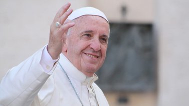 El papa insta a la Iglesia china a vivir "en comunión" con la universal