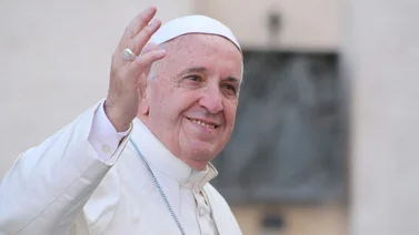 El papa insta a la Iglesia china a vivir "en comunión" con la universal