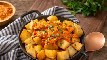 Aperitivo: papas bravas Aperitivo: papas bravas