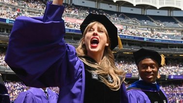 Taylor Swift recibe doctorado en la Universidad de Nueva York