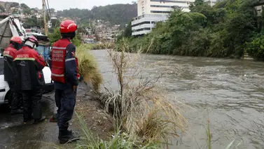 Hallan cadáver de una mujer en el Río Guaire: Estaba envuelto en una alfombra Hallan cadáver de una mujer en el Río Guaire: Estaba envuelto en una alfombra