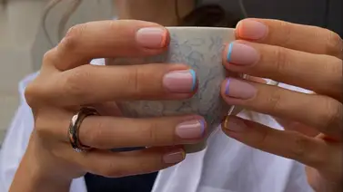 Regresa la manicura francesa con una novedad Regresa la manicura francesa con una novedad