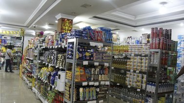 Consumidores hacen respetar el dólar BCV en Santa Mónica