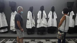 Exposición en México resalta la fortaleza de la "Mujer de negro" gallega