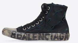 Balenciaga presenta colección de zapatos destruidos por exorbitante costo