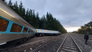 Un muerto y 13 heridos en Australia por descarrilamiento de tren