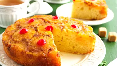 Postre tradicional: torta de piña volteada Postre tradicional: torta de piña volteada