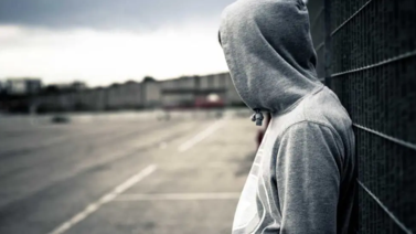 Alertan sobre aumento de consultas por riesgo suicida en jóvenes