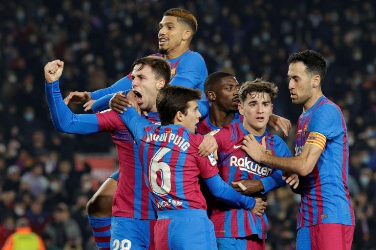 El Barcelona gana y toma ventaja en la segunda posición El Barcelona gana y toma ventaja en la segunda posición