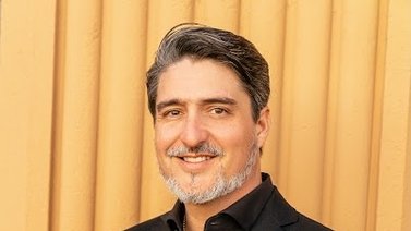 Desde Luis Miguel hasta Karol G, los talentos que Sean Valadez ha llevado a la Gran Manzana
