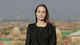 Angelina Jolie visita a niños heridos y voluntarios ucranianos (+Video)