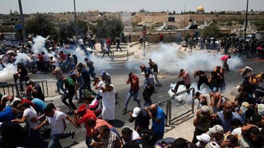 Ataque en mezquita de Jerusalén deja al menos 42 heridos