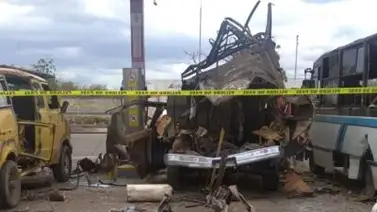 Vehículo explota en una estación de servicio en el Zulia (+Video) Vehículo explota en una estación de servicio en el Zulia (+Video)