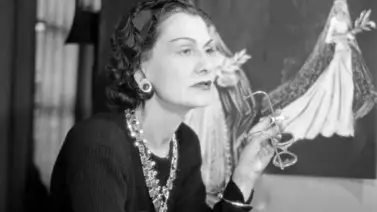 Coco Chanel: ícono de la moda y la feminidad Coco Chanel: ícono de la moda y la feminidad