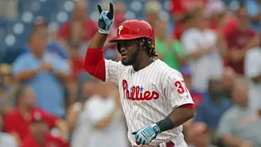 Odúbel Herrera destaca en la victoria de los Filis Odúbel Herrera destaca en la victoria de los Filis