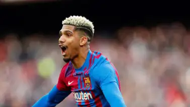 Ronald Araújo renueva con el Barcelona Ronald Araújo renueva con el Barcelona