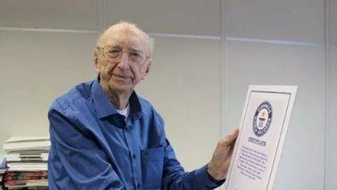 Nuevo récord Guinness como el empleado más antiguo del mundo