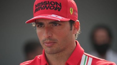 Carlos Sainz Jr extendió su contrato con Ferrari
