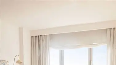 Incorpora bancos en el dormitorio para sumar calidez Incorpora bancos en el dormitorio para sumar calidez