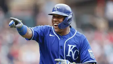 Salvador Pérez se fue pa’ la calle dos veces Salvador Pérez se fue pa’ la calle dos veces