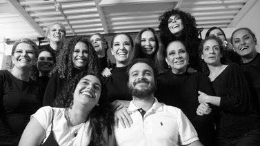 ¡Solo mujeres!: Daniela Alvarado y Elba Escobar protagonizan "Hamlet"