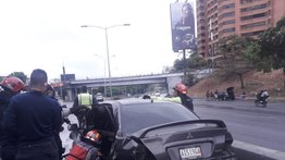 Mujer sufre accidente de tránsito en Prados del Este