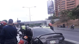 Mujer sufre accidente de tránsito en Prados del Este