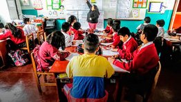 Niños venezolanos se enfrentan a la discriminación educativa en Perú