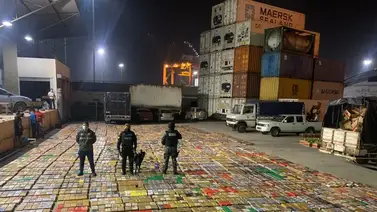 Ecuador decomisa casi tres toneladas de droga con destino a Bélgica Ecuador decomisa casi tres toneladas de droga con destino a Bélgica