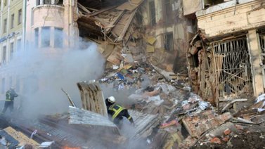 Al menos seis muertos y dos heridos tras los últimos bombardeos en Ucrania