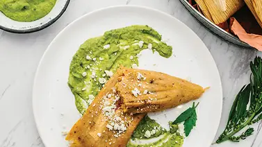 Tamales rellenos de carne con guacamole Tamales rellenos de carne con guacamole