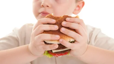 Prevenir la obesidad infantil, una tarea en familia
