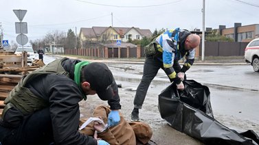 Crece la indignación tras la masacre en Bucha