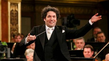 Gustavo Dudamel dirigió a la orquesta Chineke en desfile de Louis Vuitton