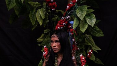 Indígenas de la Amazonía brasileña realizan su primer desfile de modas